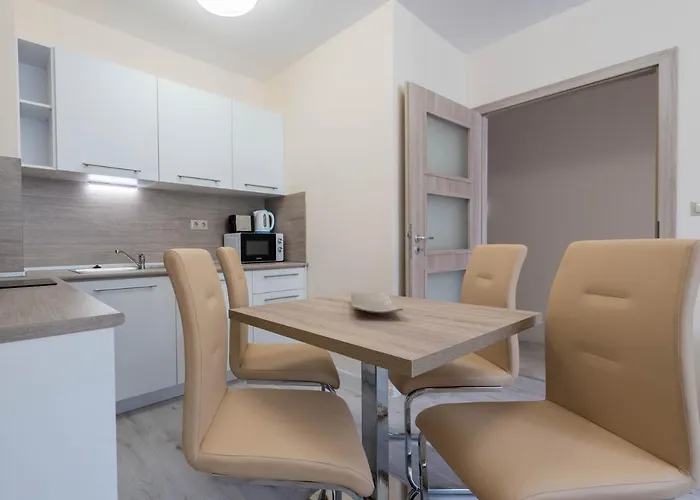 South Bay מלון *