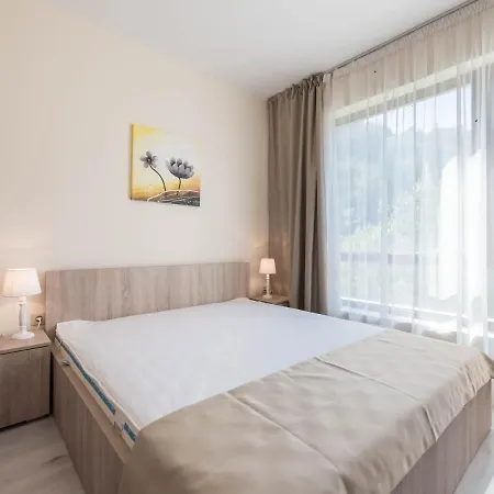 South Bay * 瓦爾納